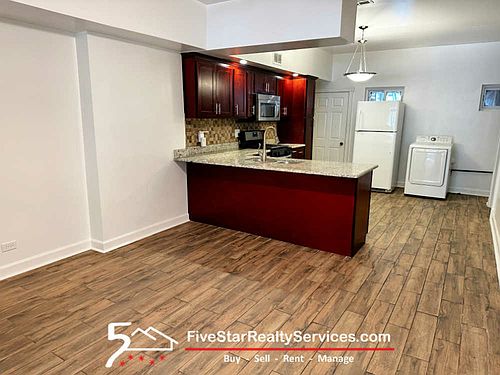 4th image of 3908 W Diversey Ave #1