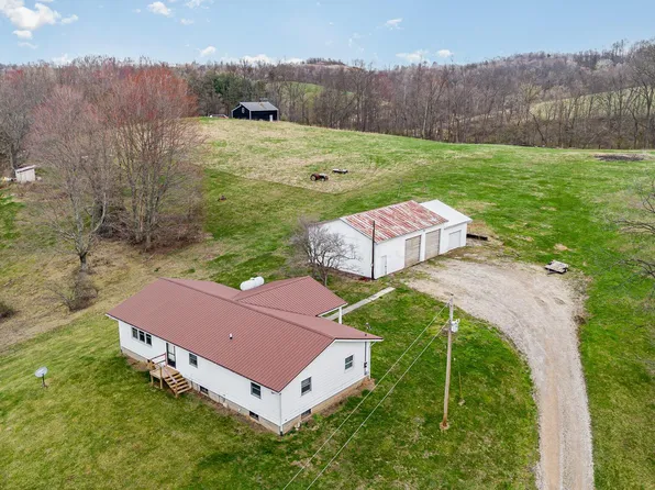 12070 W Carlisle Rd, Frazeysburg, OH 43822