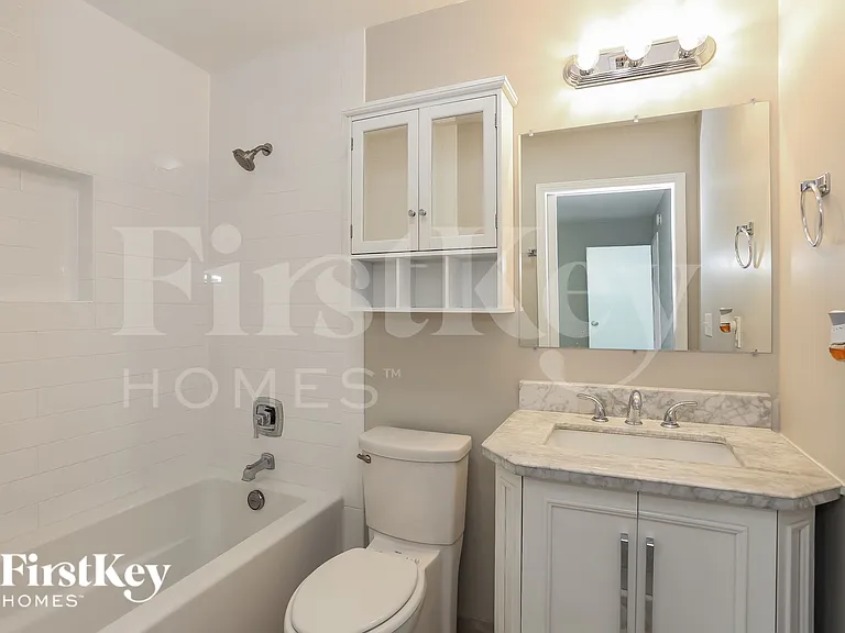 1047 Cove Landing Dr — Photo 12