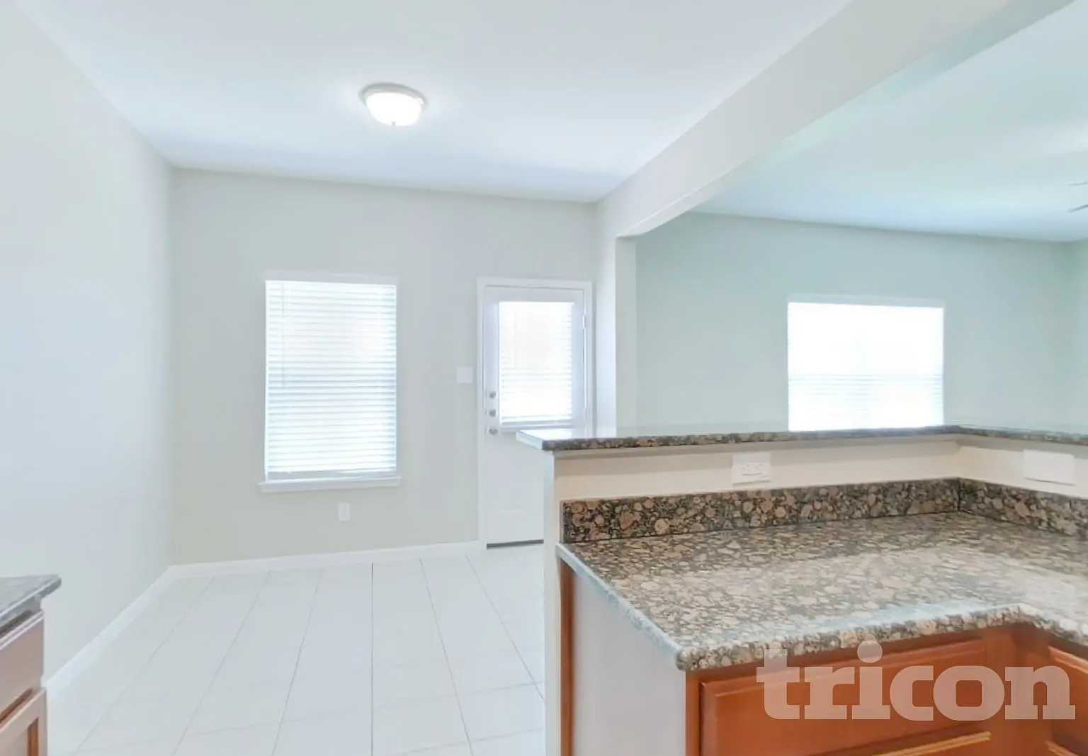 692 Totem Trail Drive La Marque TX — Photo 3