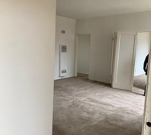 3rd image of 4030 Lincoln Ave