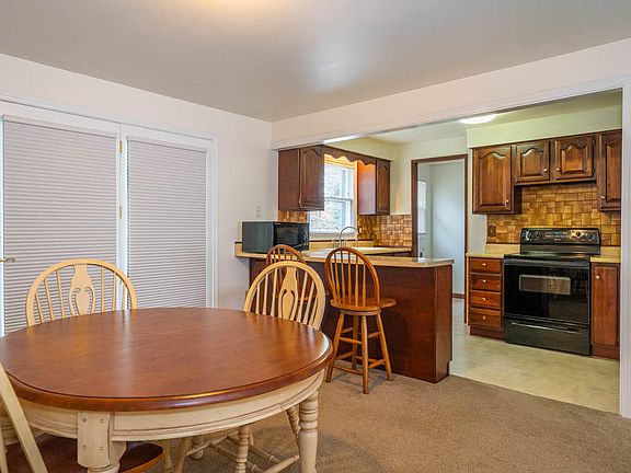 5th image of 148 McCraw Dr