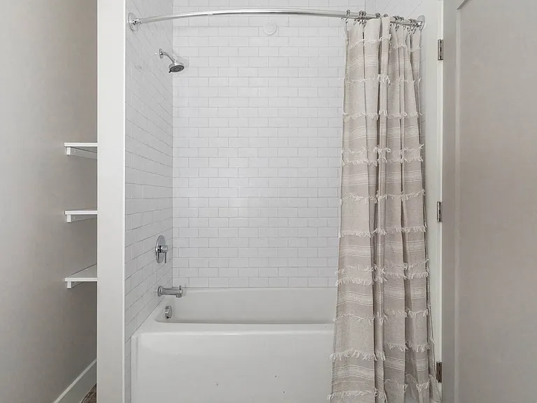 Hudson West — Photo 24