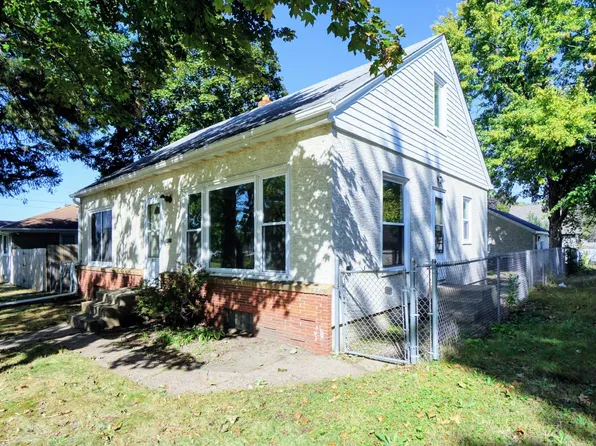 1547 Beech St, Saint Paul, MN 55106