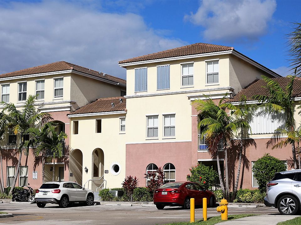 1st image of 10022 NW 7th St Unit 202