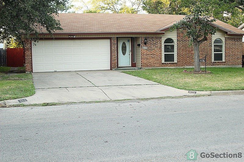 1st image of 605 Chambers Creek Dr