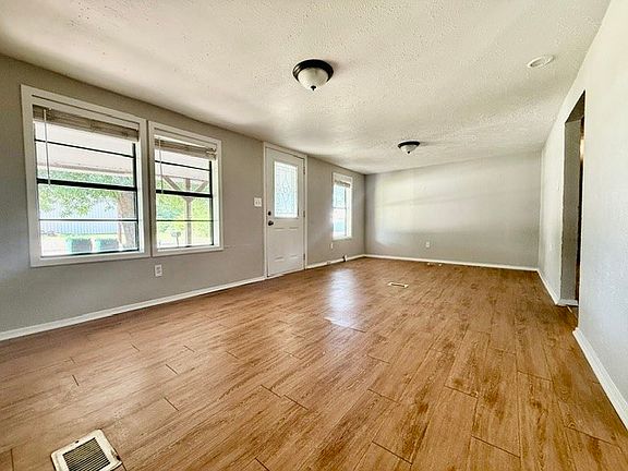 2nd image of 260 W Elm St