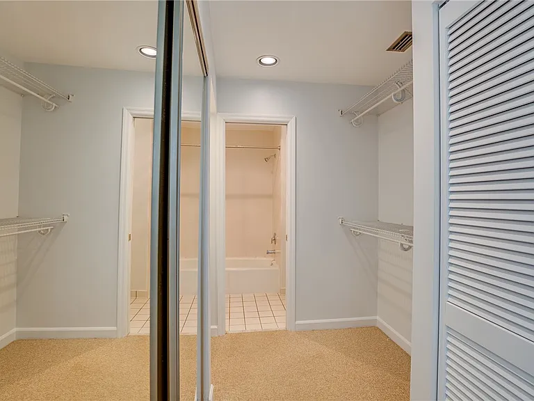 953 E Causeway Blvd #N/A — Photo 11