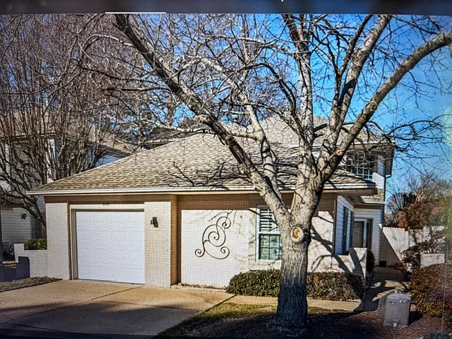 2 bed, 1800 sqft, $2,750 — Photo 1