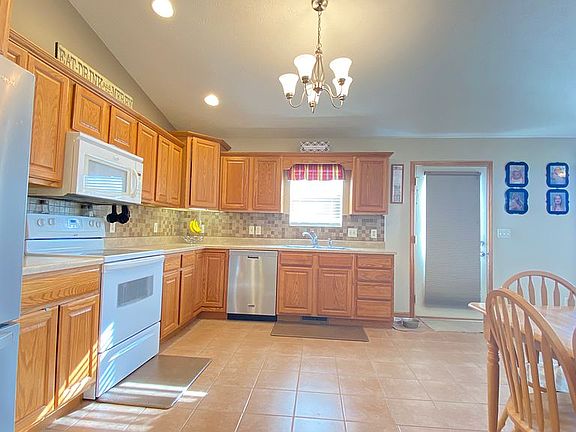 5th image of 4053 Lillie Dr