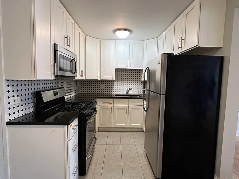 2400 W Balmoral Ave #2G — Photo 7