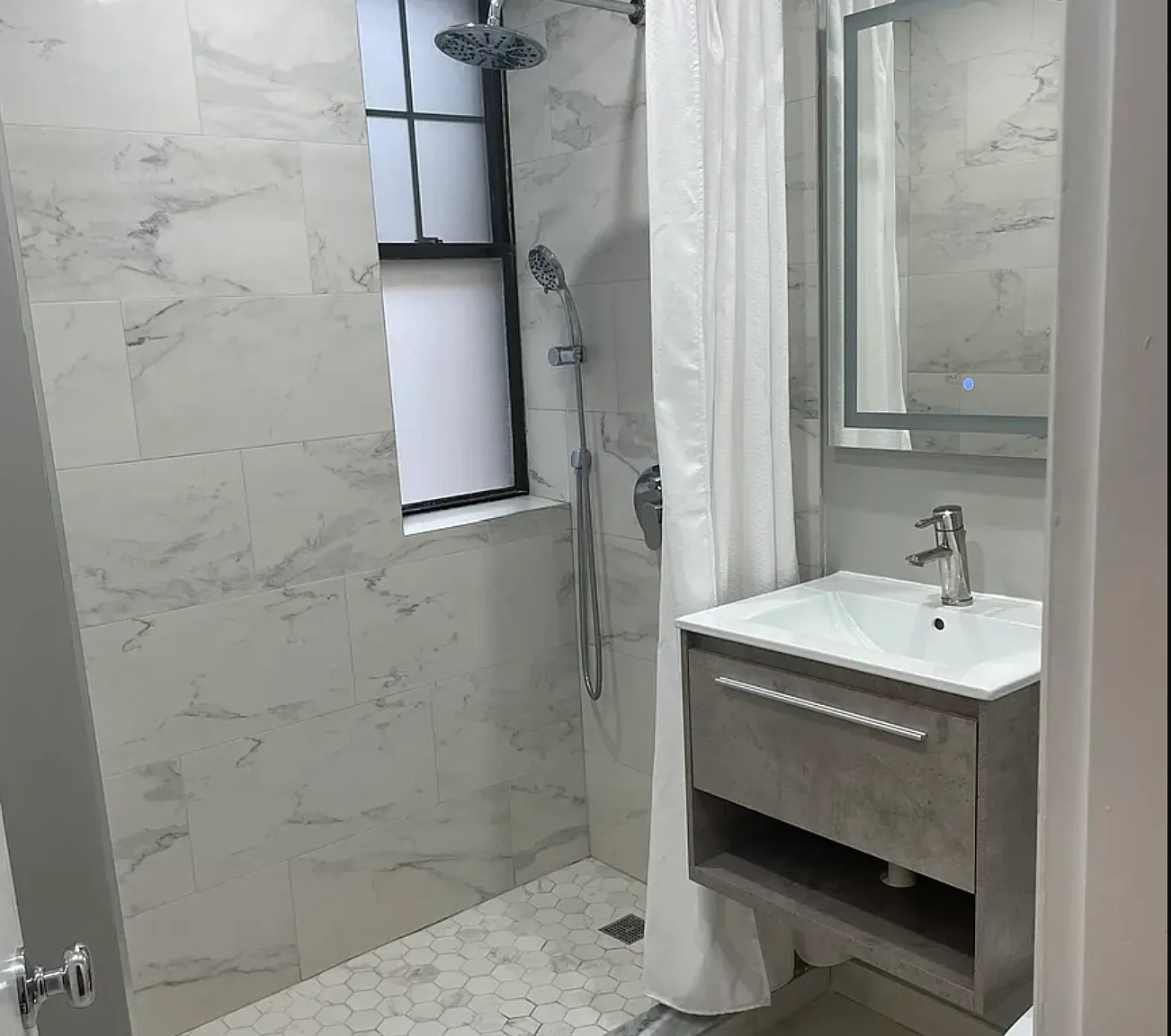 Studio, 1.0 bath, 850 sqft, $4,600 — Photo 2