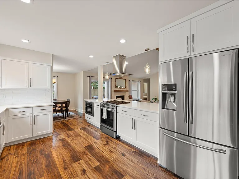 4902 Pelham Dr — Photo 39