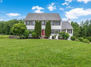 10 Oak Ridge Dr, Wrentham, MA 02093