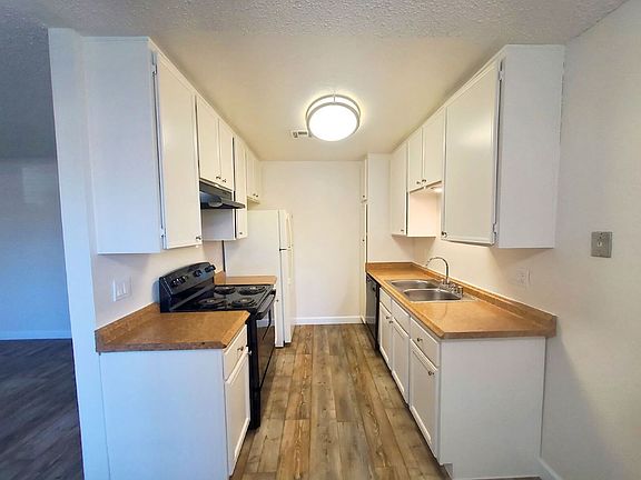 3rd image of 747 Avocado Ave APT 14