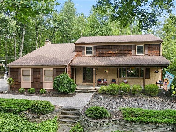 2nd image of 98 Brinleigh Dr