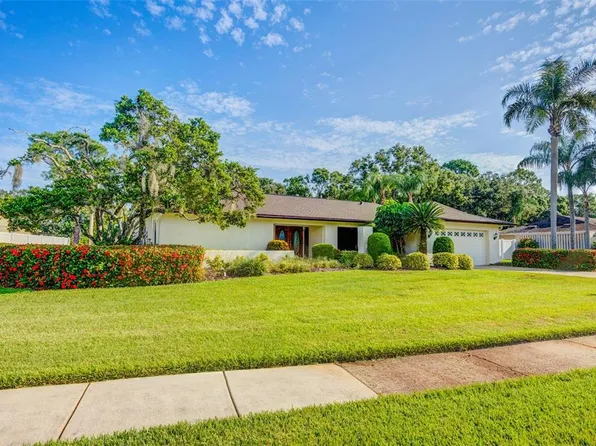 4311 Middle Lake Dr, Tampa, FL 33624