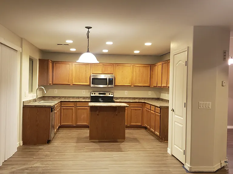 25045 W Illini St — Photo 8