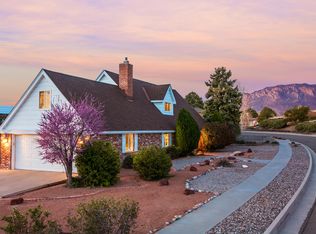 1405 Hiawatha Dr NE, Albuquerque, NM 87112