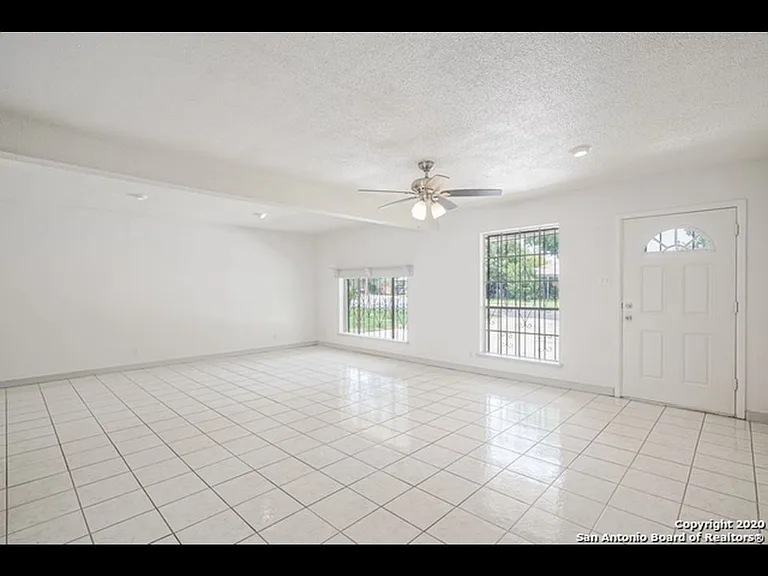 6715 Crosswell — Photo 3