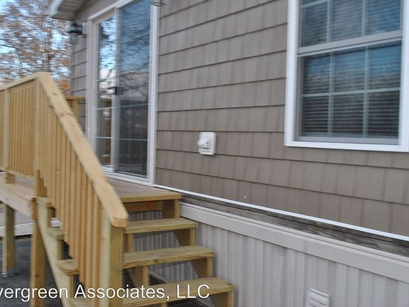 3rd image of 15908 Woodsview Dr SW
