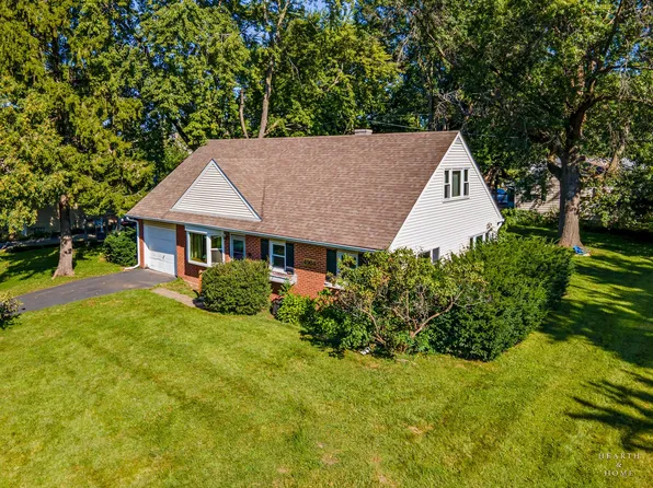 4904 Rose St, Crystal Lake, IL 60014