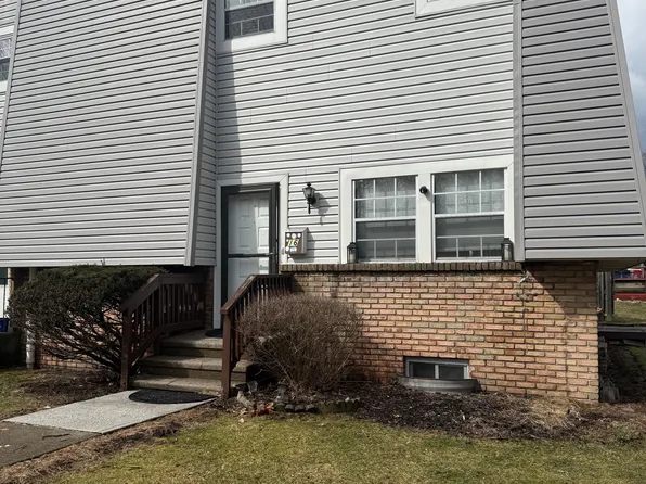 16 Spring Ln, East Stroudsburg, PA