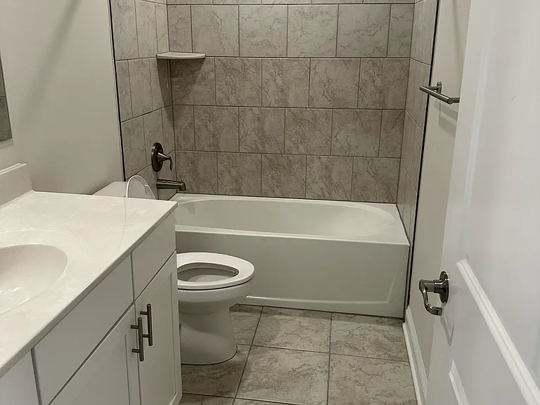 3rd floor full bath
