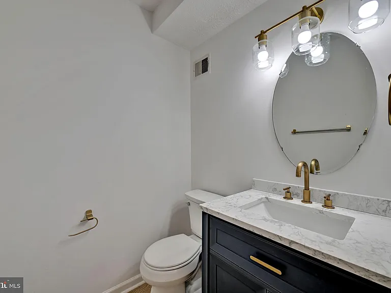 7836 Foxfarm Ln — Photo 15