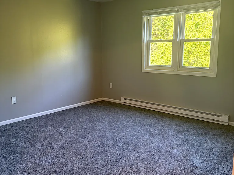 502 Barclay Heights Dr — Photo 5