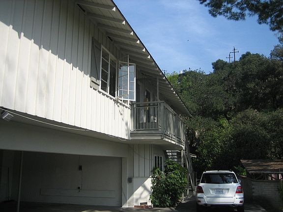2nd image of 3918 Park Pl