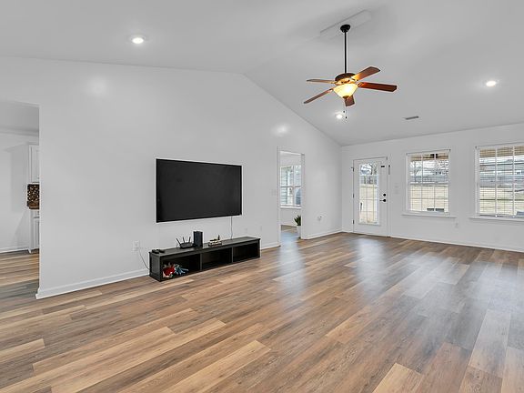 2nd image of 255 Doris Ann Ct