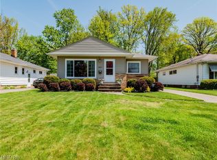 4027 Circlewood Dr, Fairview Park, OH