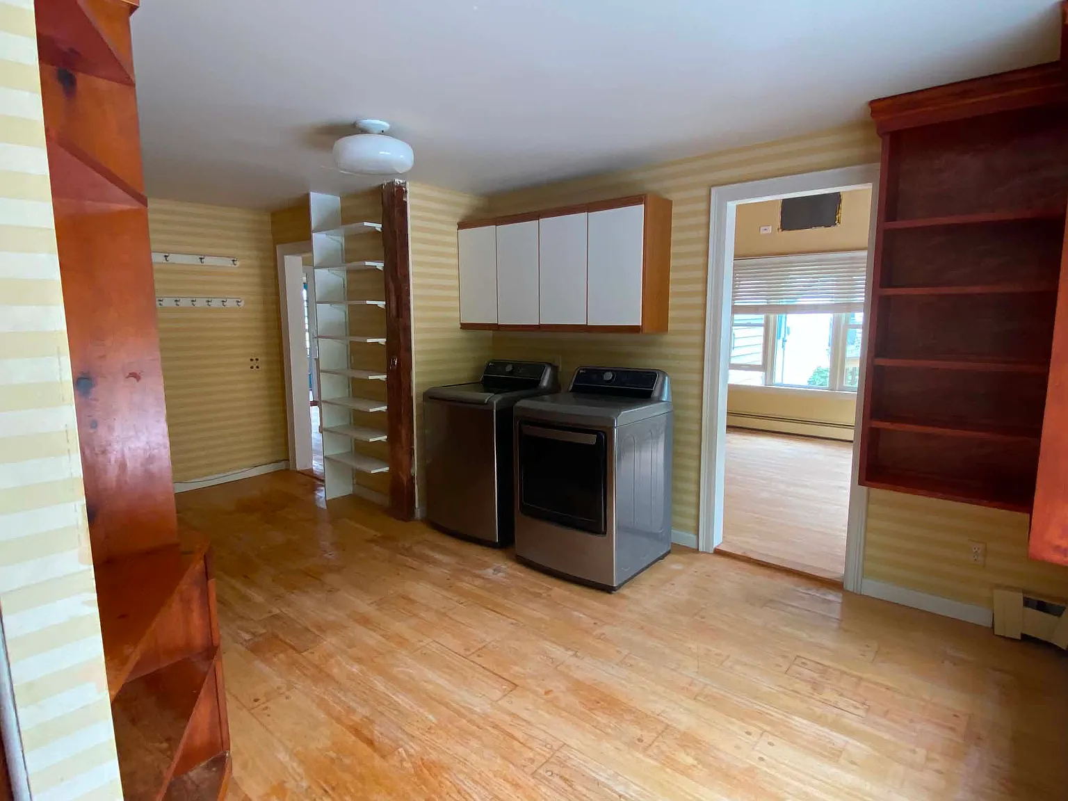 4 bed, 4200 sqft, $2,900 — Photo 2