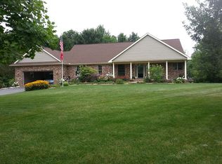 59360 Foxpointe Ln, South Lyon, MI 48178