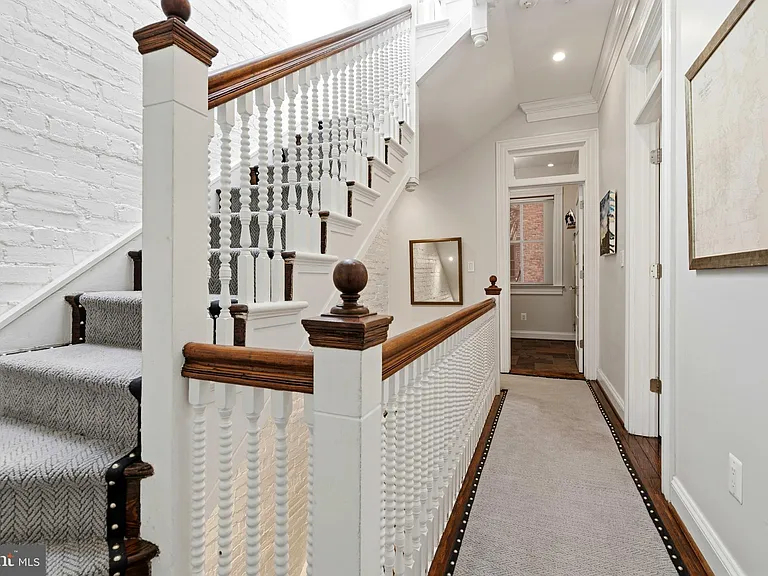 2121 R St NW — Photo 27