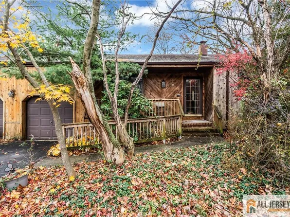 74 Brotherhood St, Piscataway, NJ 08854