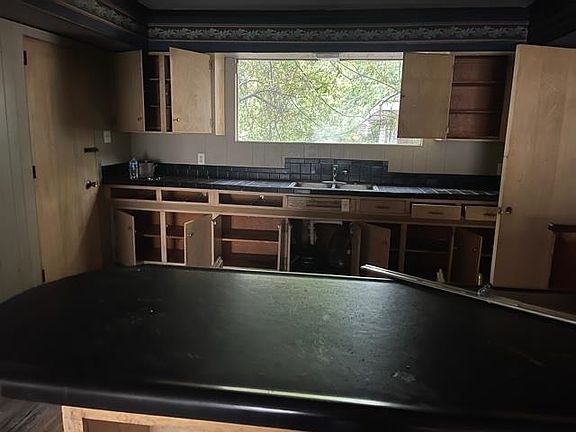 2nd image of 661 N Holmes St