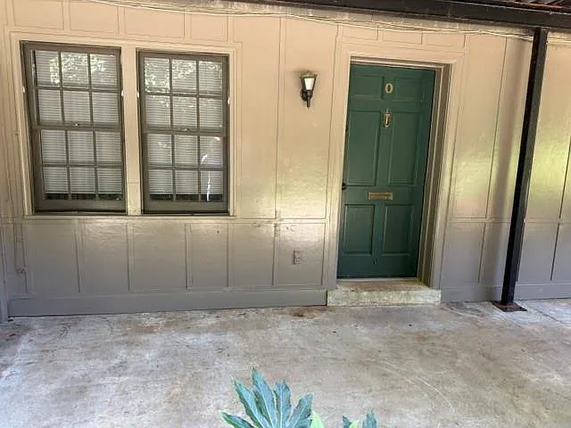 2 bed, 1.0 bath, 960 sqft, $1,900 — Photo 1