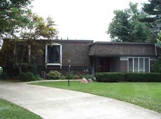 981 Holiday Point Pkwy, Edwardsville, IL
