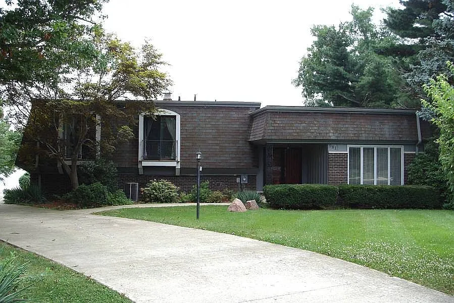 981 Holiday Point Pkwy photo 1
