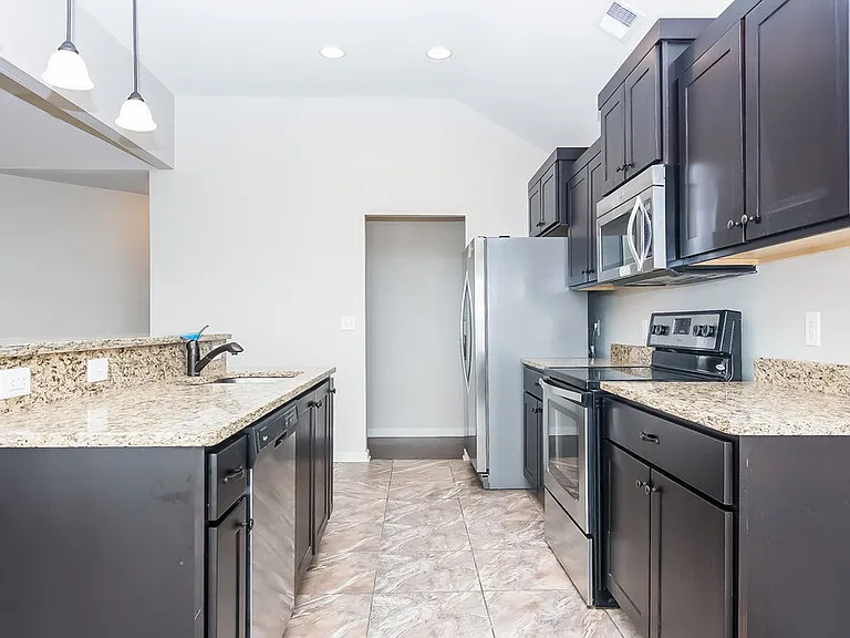 2847 S Cherry Dr — Photo 5
