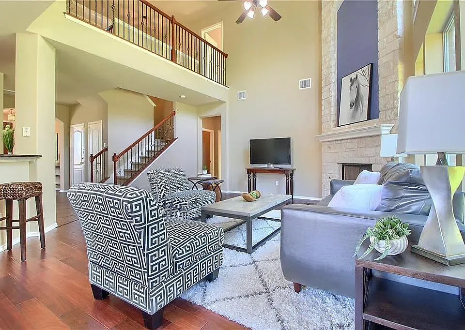 5 bed, 2861 sqft, $3,500 — Photo 4
