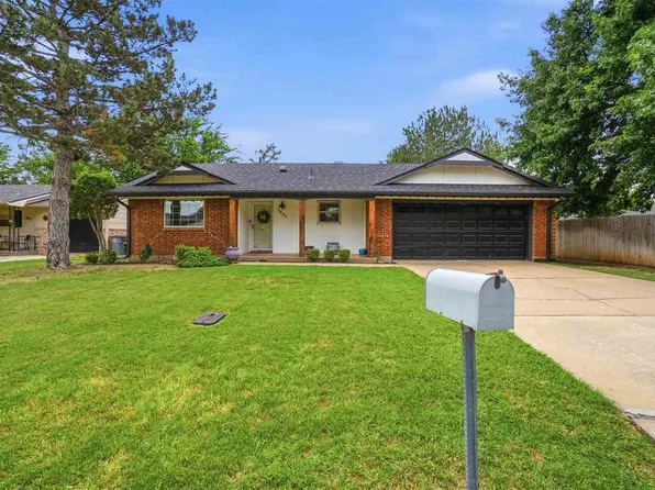 3805 SE Dorchester Dr, Lawton, OK 73501
