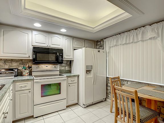 3rd image of 13080 White Marsh Ln APT 102