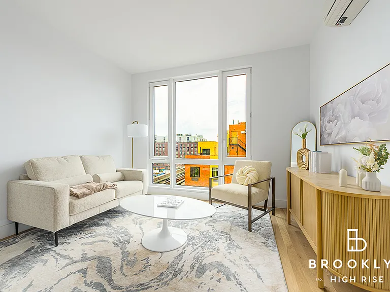 2667 Fulton St #3M — Photo 2