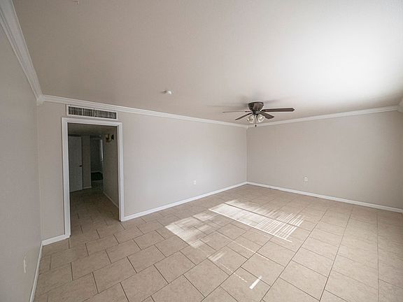 4th image of 2112 N Sam Houston Ave