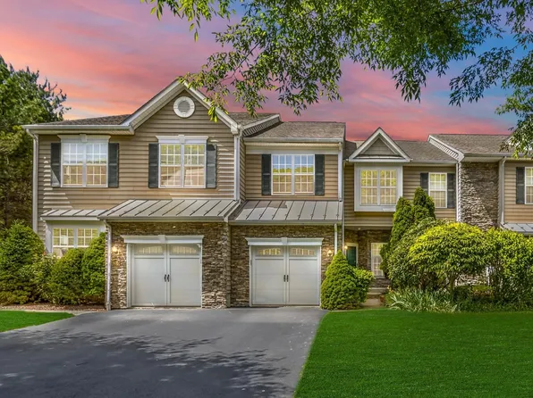 837 Huntington Drive #152, Fishkill, NY 12524