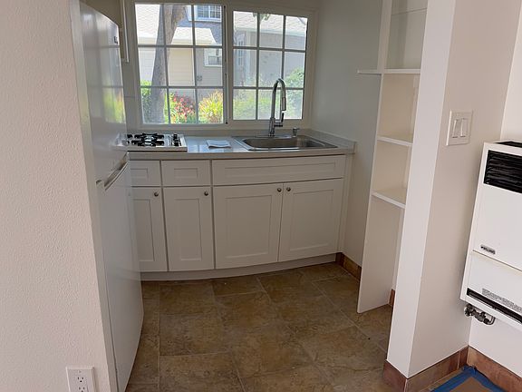 5th image of 806 W Hamilton Ave
