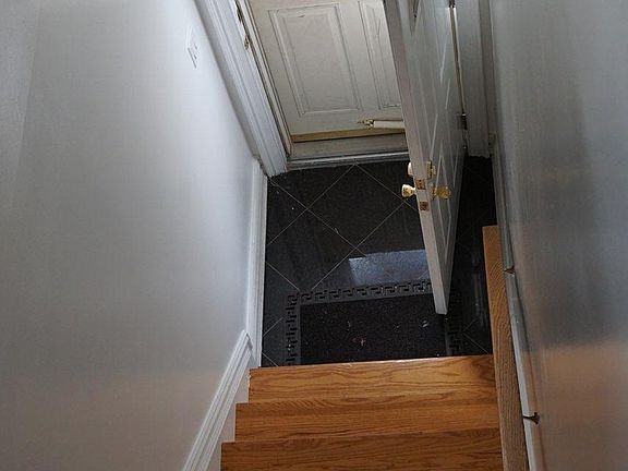 2nd image of 15 Sarcona Ct Floor 2
